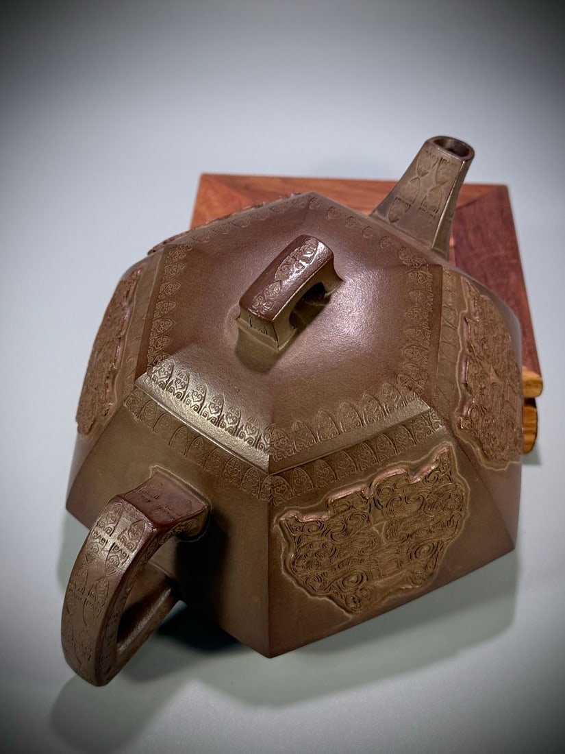 A beautifully printed decal hexagonal pot - 6