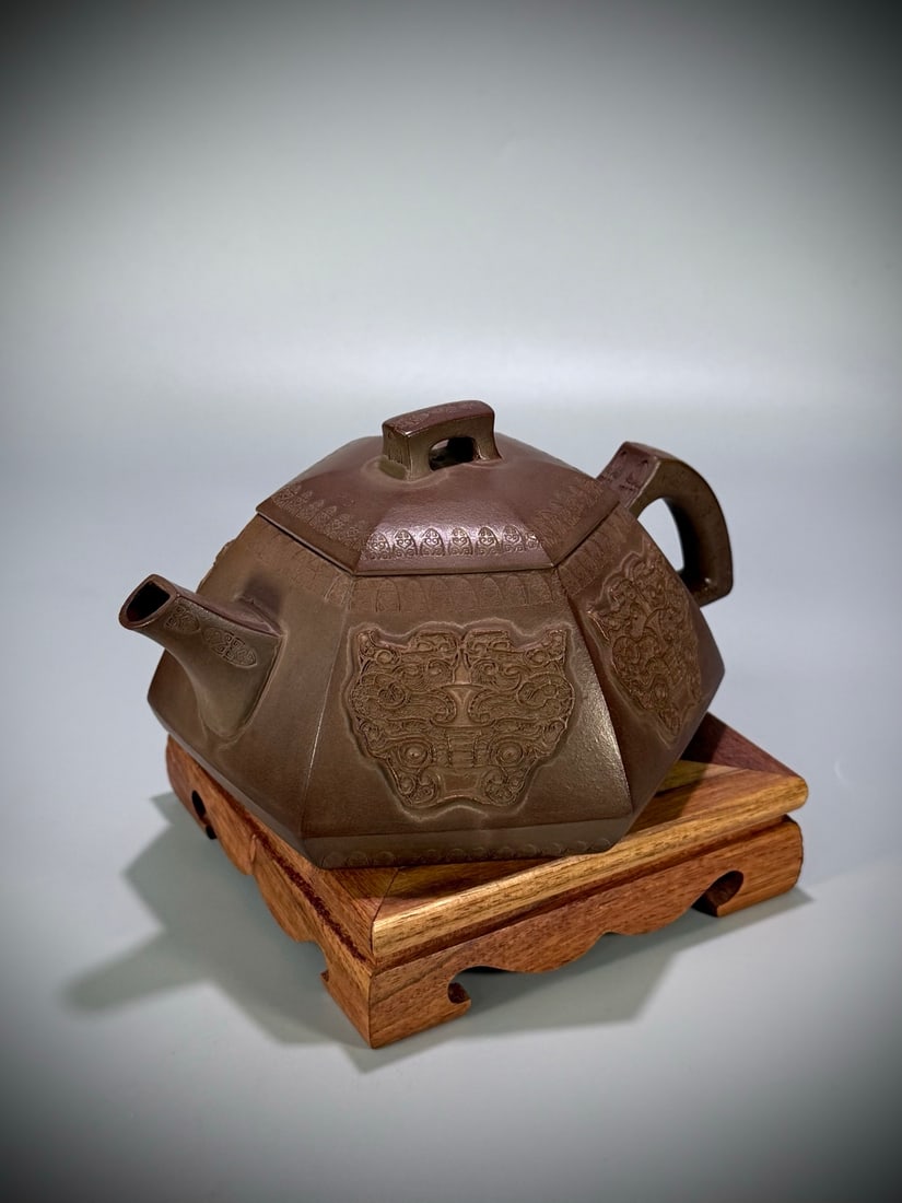 A beautifully printed decal hexagonal pot - 7