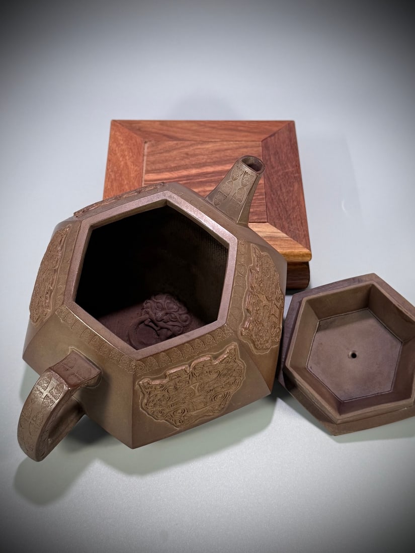 A beautifully printed decal hexagonal pot - 8