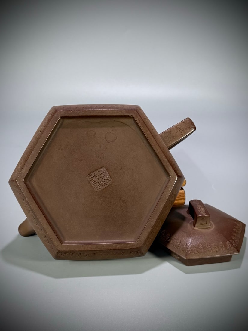 A beautifully printed decal hexagonal pot - 9