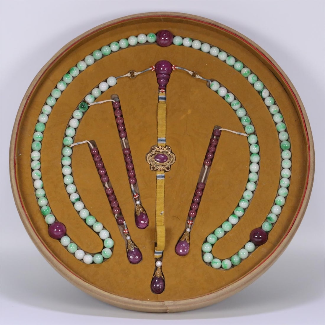 A Qing Dynasty natural jade morning bead with ruby tourmaline accessories: Qing Dynasty natural jade morning beads with ruby tourmaline accessories Size:1.2cmW:533.2g (The Dimensions Of All Batches Are Manually Measured.If You Need More Detailed