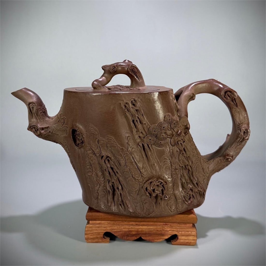 A beautiful medium and large product fully handmade hollow pine pile pot (1 of 9)