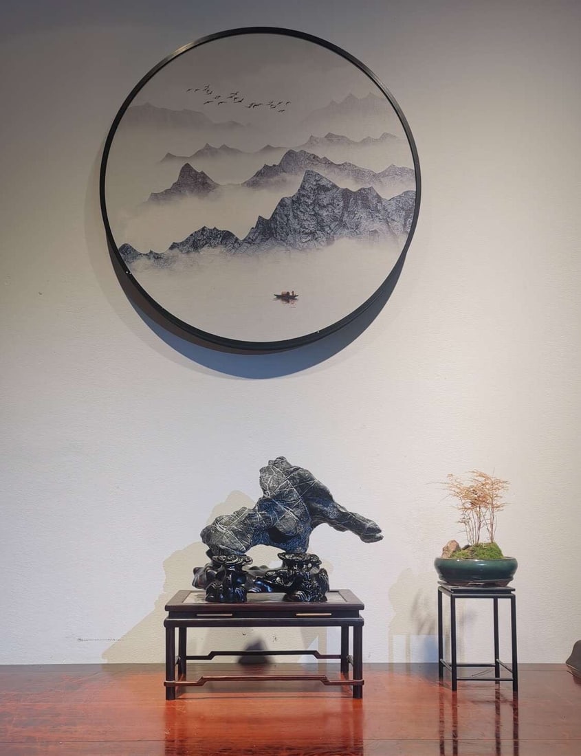 A beautiful Lingbi stone is auspicious - 2