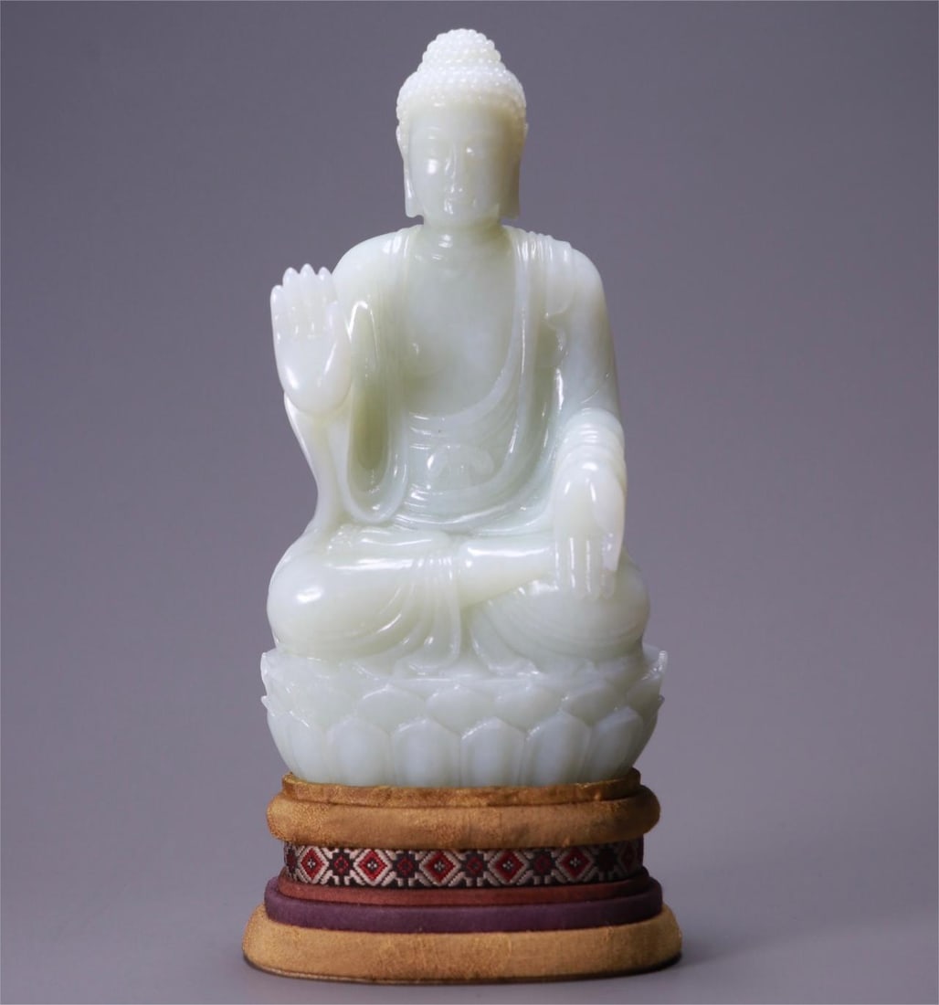 A beautiful Hetian jade Amitabha seated statue (1 of 9)
