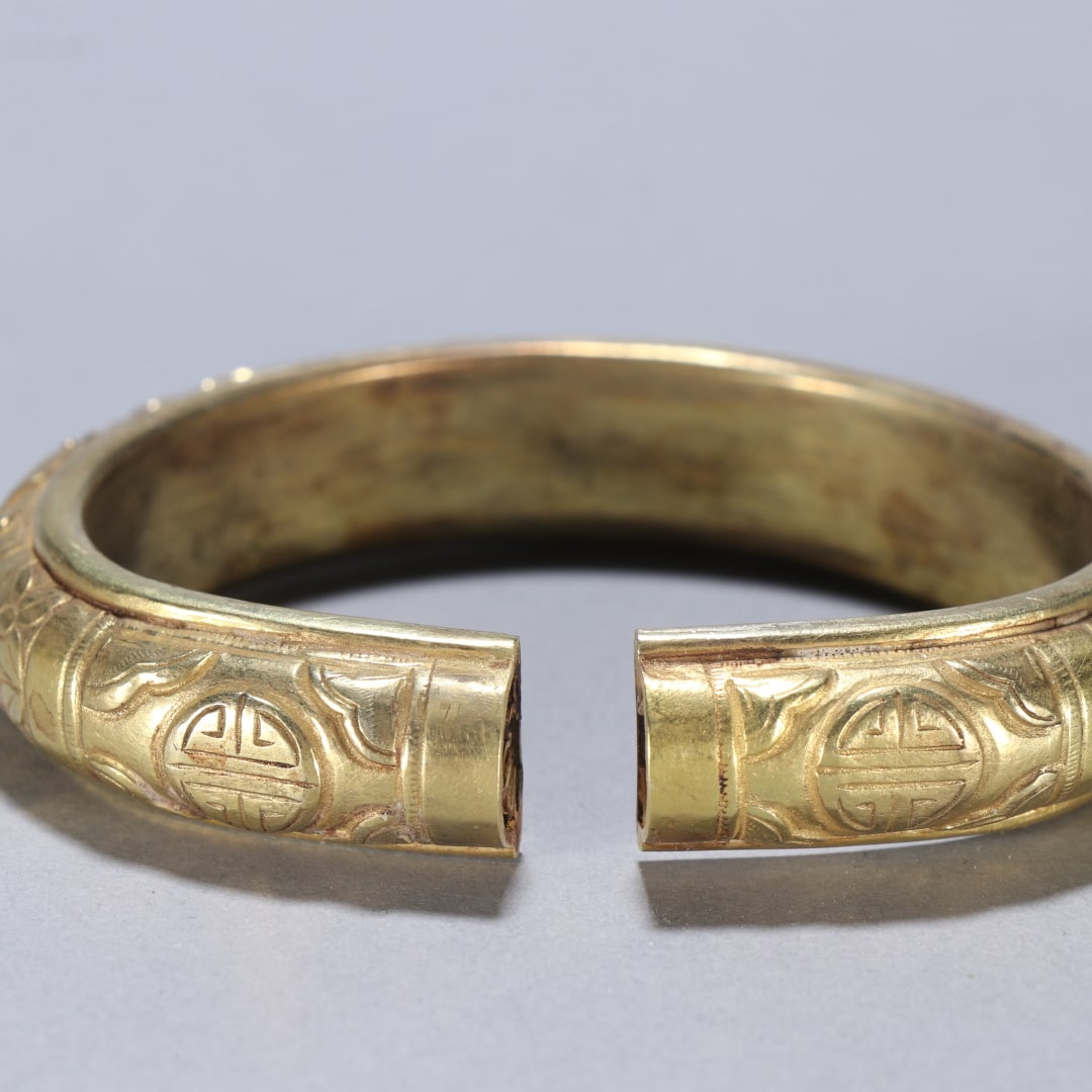 A fine silver gilt floral pattern bracelet - 2