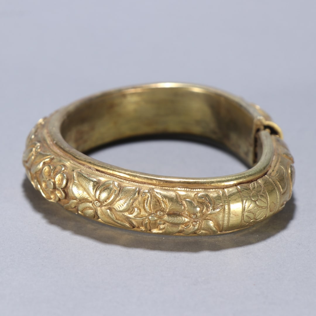 A fine silver gilt floral pattern bracelet - 6