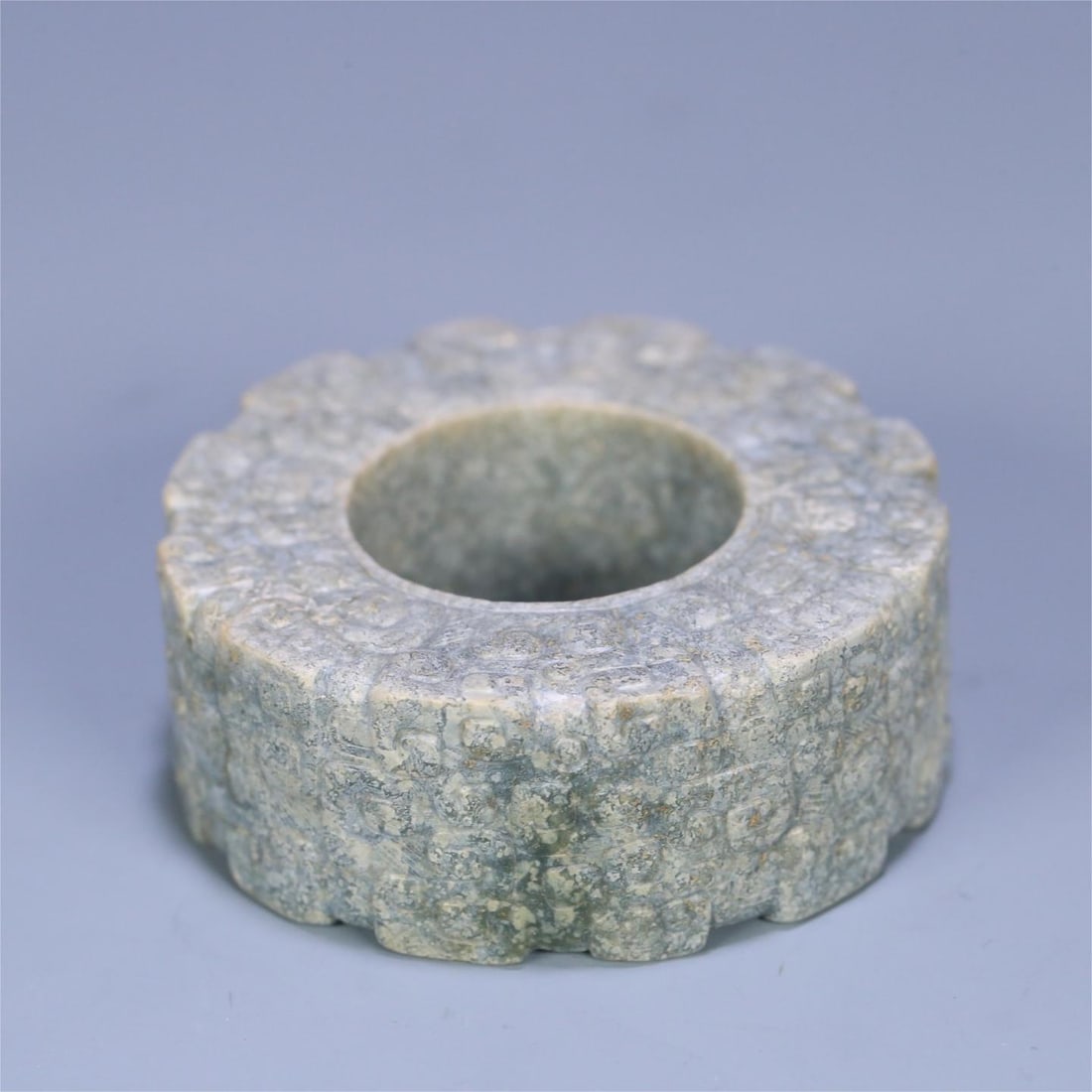 A beautiful ancient jade hook moire ring: Exquisite ancient jade hook moire ring Size:5.1x2cmW:89.2g (The Dimensions Of All Batches Are Manually Measured.If You Need More Detailed Information, Please Contact Our Customer Service Before Biddin