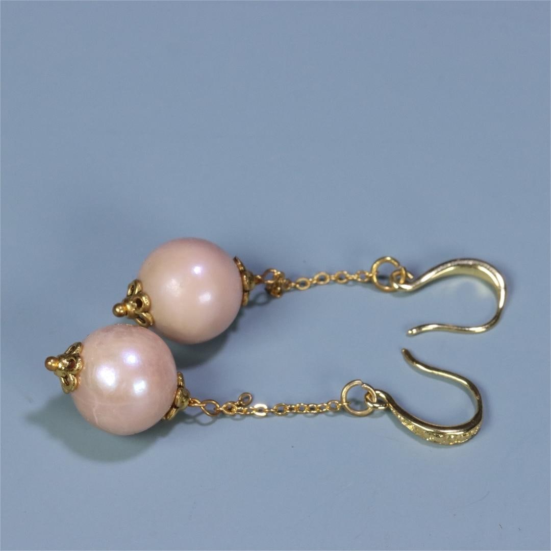 A pair of exquisite Dongzhu earrings: Exquisite Dongzhu earrings Size:1.36cmW:9g (The Dimensions Of All Batches Are Manually Measured.If You Need More Detailed Information, Please Contact Our Customer Service Before