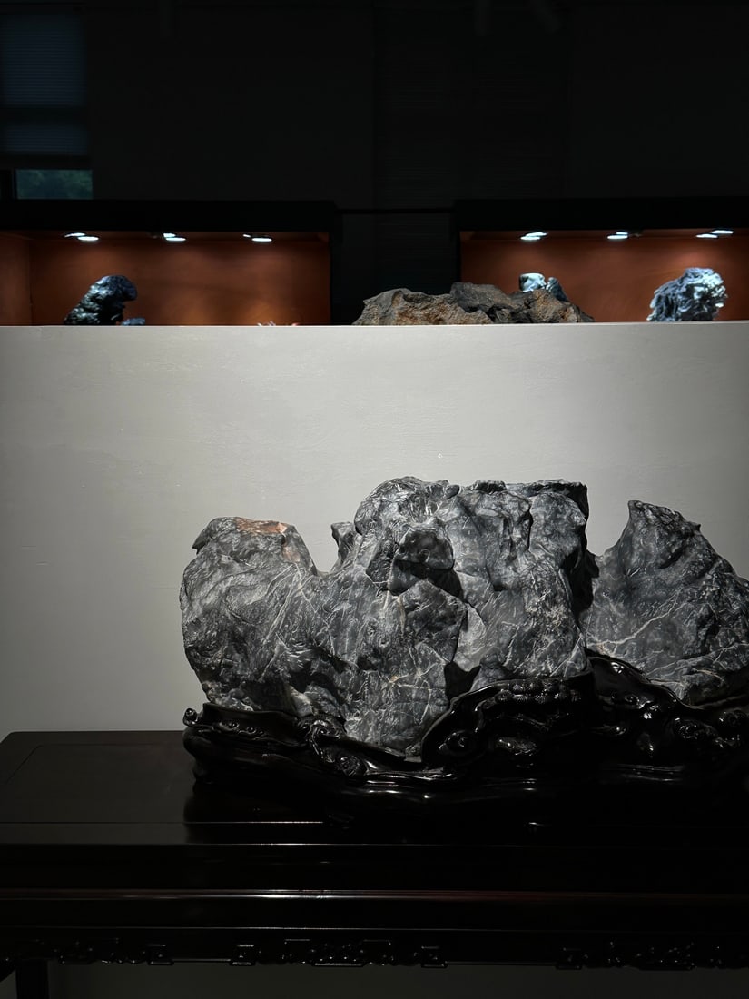 A beautiful Lingbi stone backing - 2