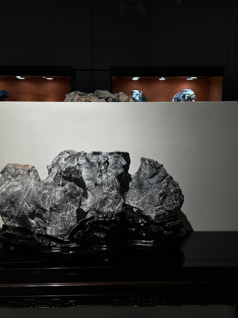 A beautiful Lingbi stone backing - 3