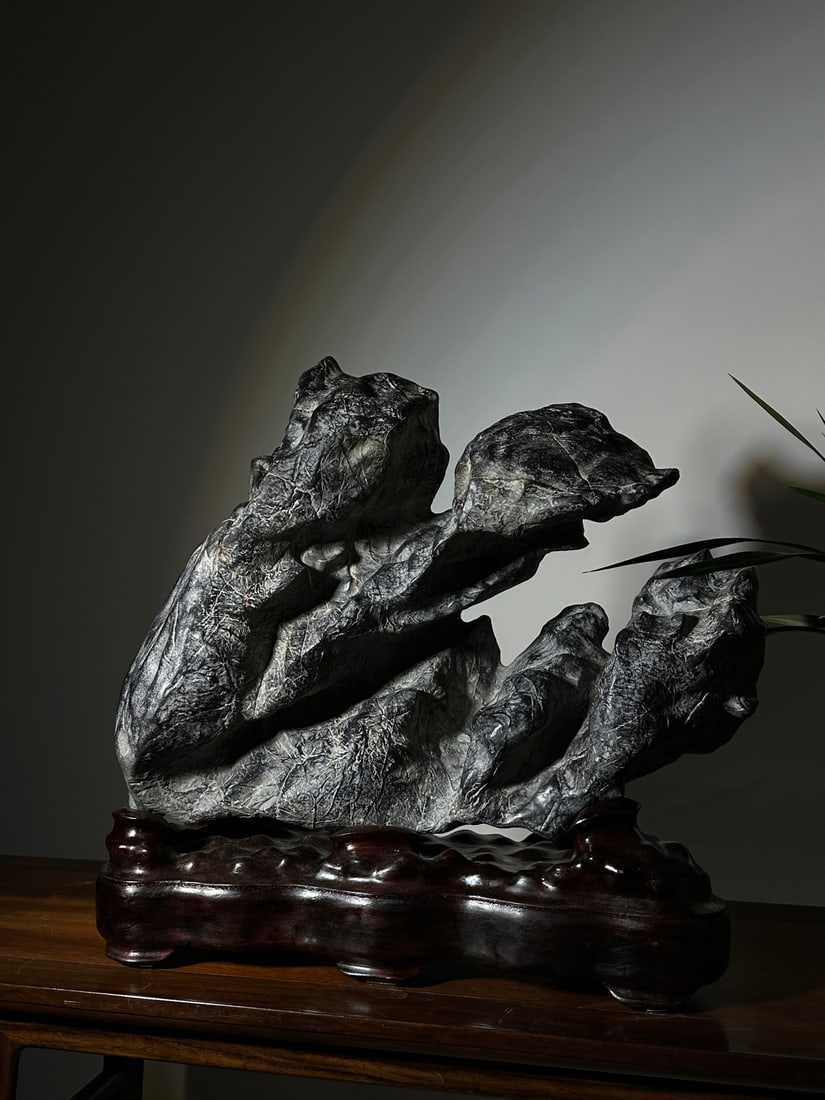 A fine Lingbi stone - 4