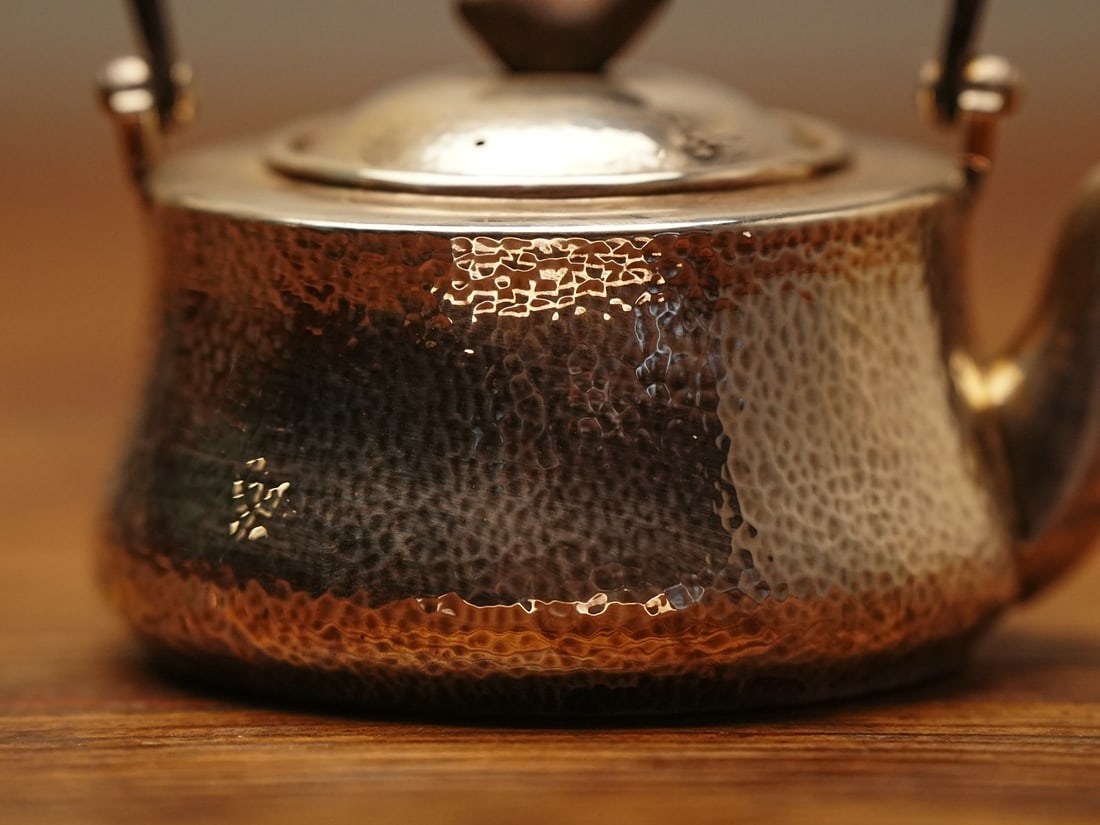 A fine Japanese silver pot - 2