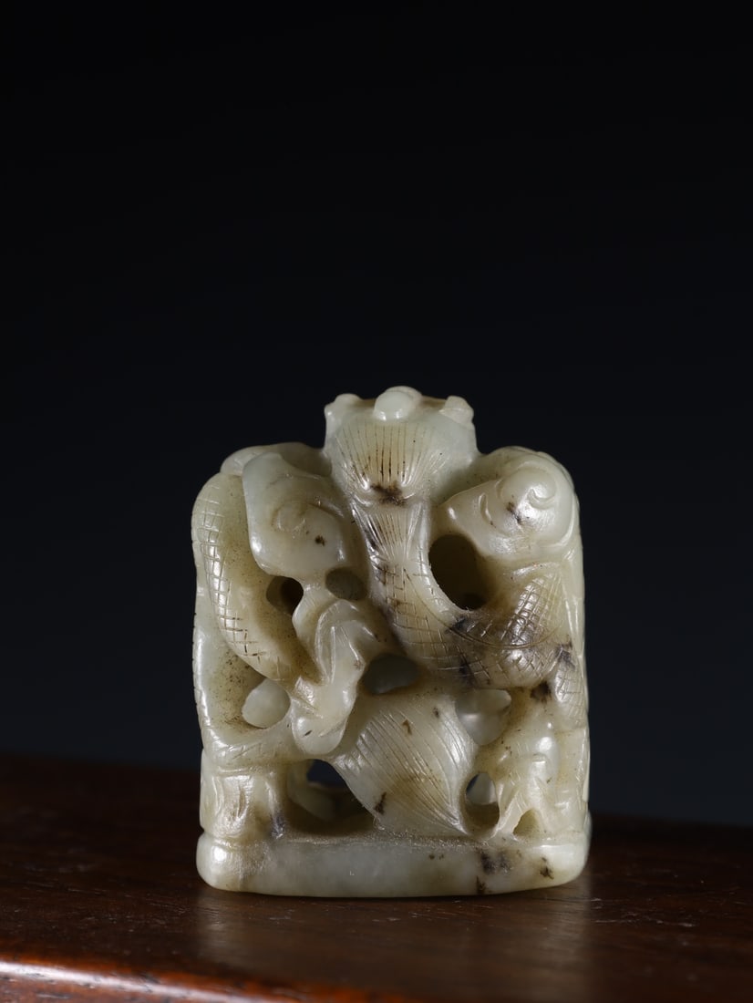 A beautiful Hetian jade carved cloud dragon pattern hat top - 3