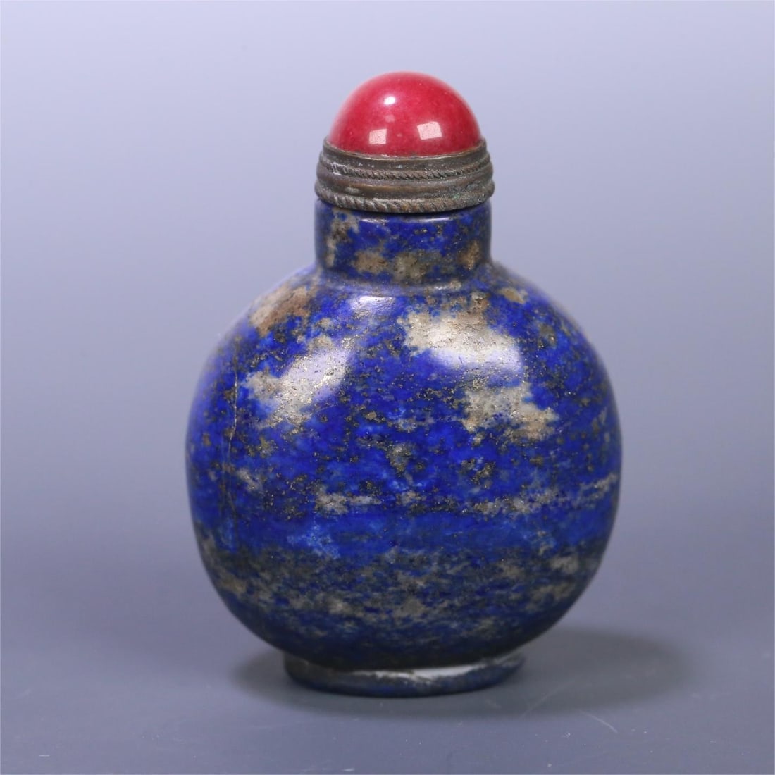 A fine lapis lazuli snuff bottle (1 of 9)