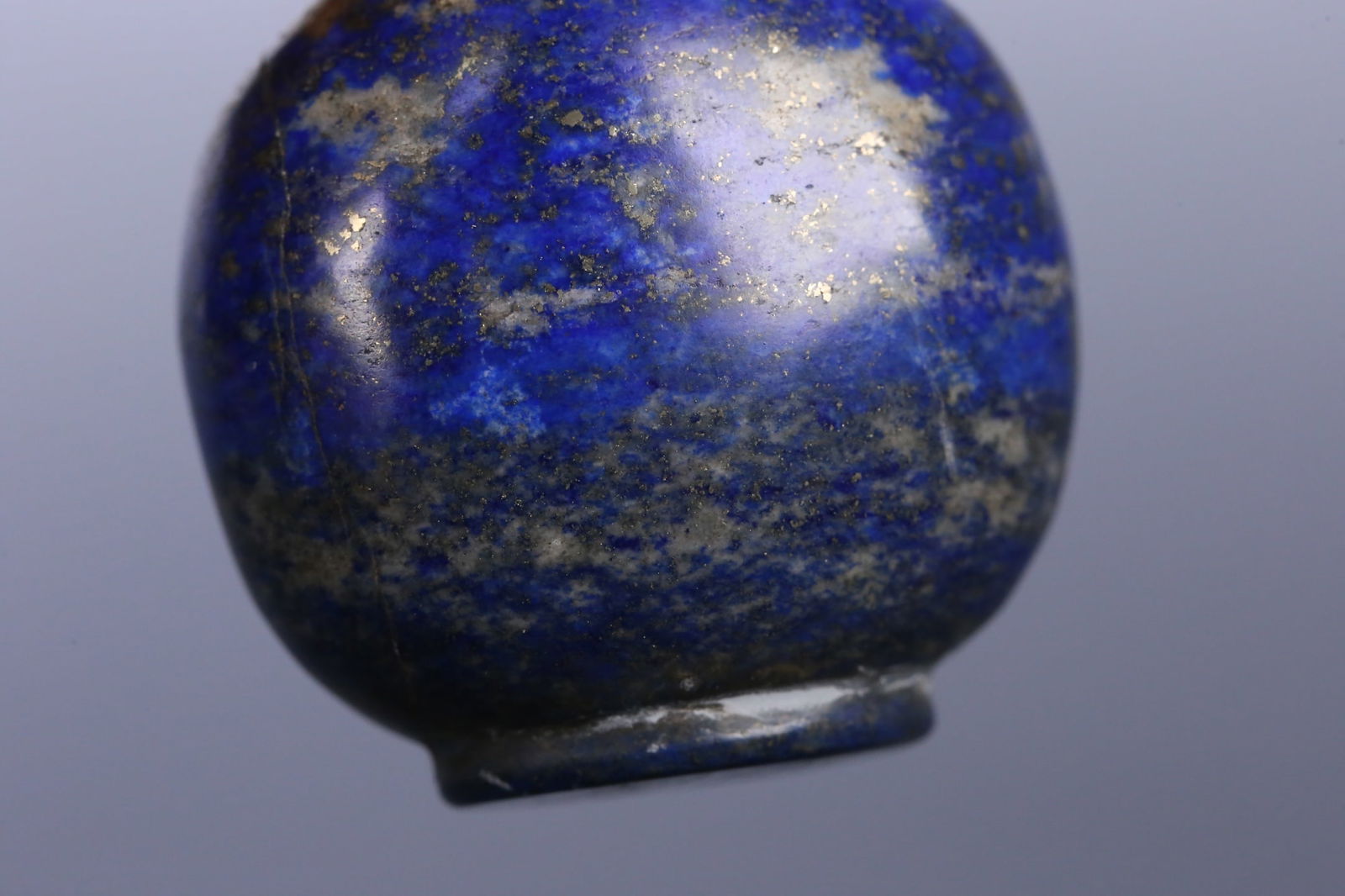 A fine lapis lazuli snuff bottle - 8