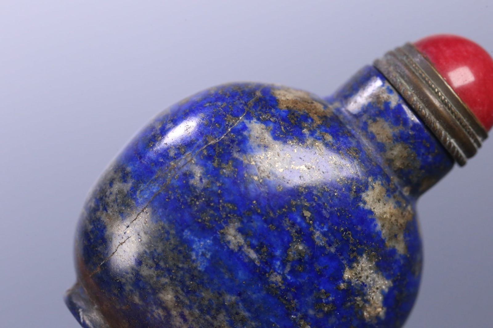 A fine lapis lazuli snuff bottle - 9