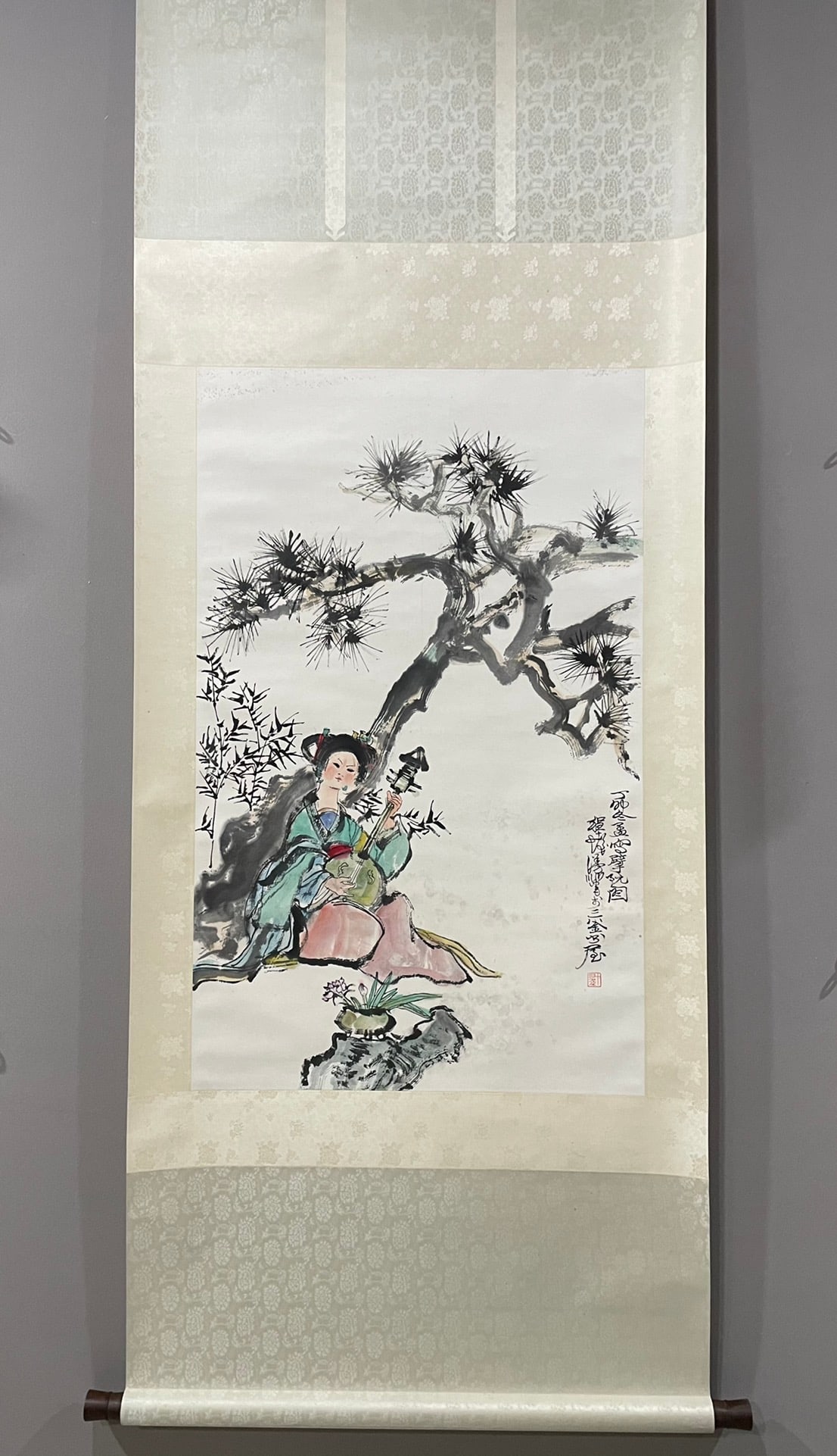 A picture of Cheng Shifa's Biruan (1 of 8)