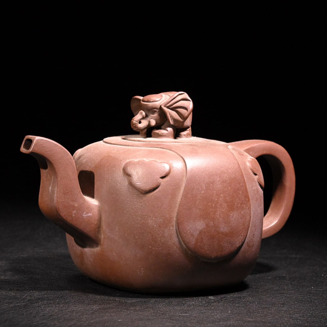 A beautiful old purple sand elephant pot (1 of 9)