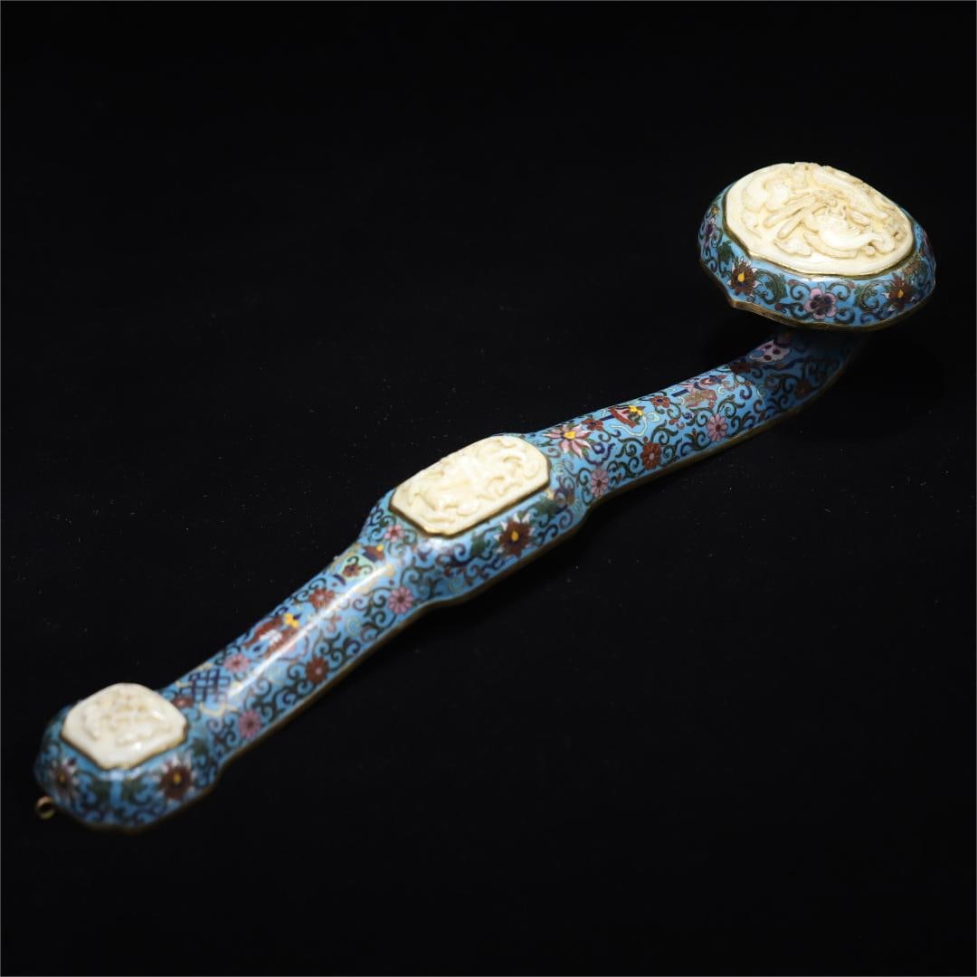 A cloisonné enamel inlaid jade ruyi made in the Qianlong period of the Qing Dynasty (1 of 9)