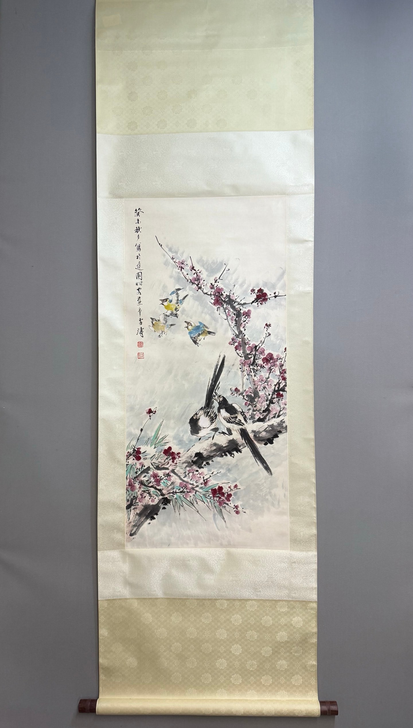 A picture of Wang Xuetao's flowers and birds: Wang Xuetao's flower and bird picture Size:97x45cm (The Dimensions Of All Batches Are Manually Measured.If You Need More Detailed Information, Please Contact Our Customer Service