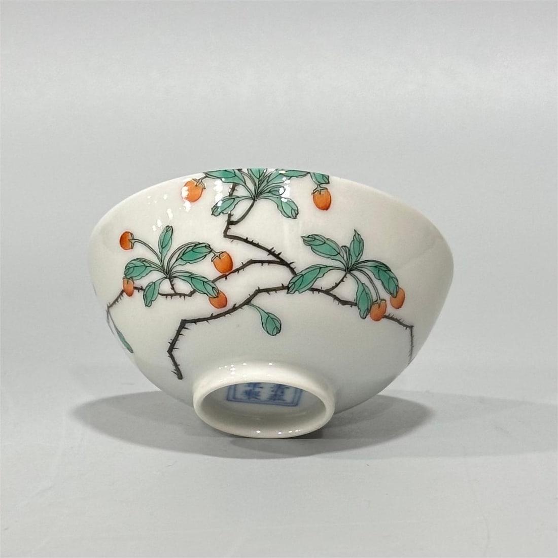 A small cup of enamel flowers and birds made in the Yongzheng era of the Qing Dynasty: The enamel flower and bird branch cup of the Yongzheng year system of the Qing Dynasty Size:H:3cmCalibre:6.5cm (The Dimensions Of All Batches Are Manually Measured.If You Need More