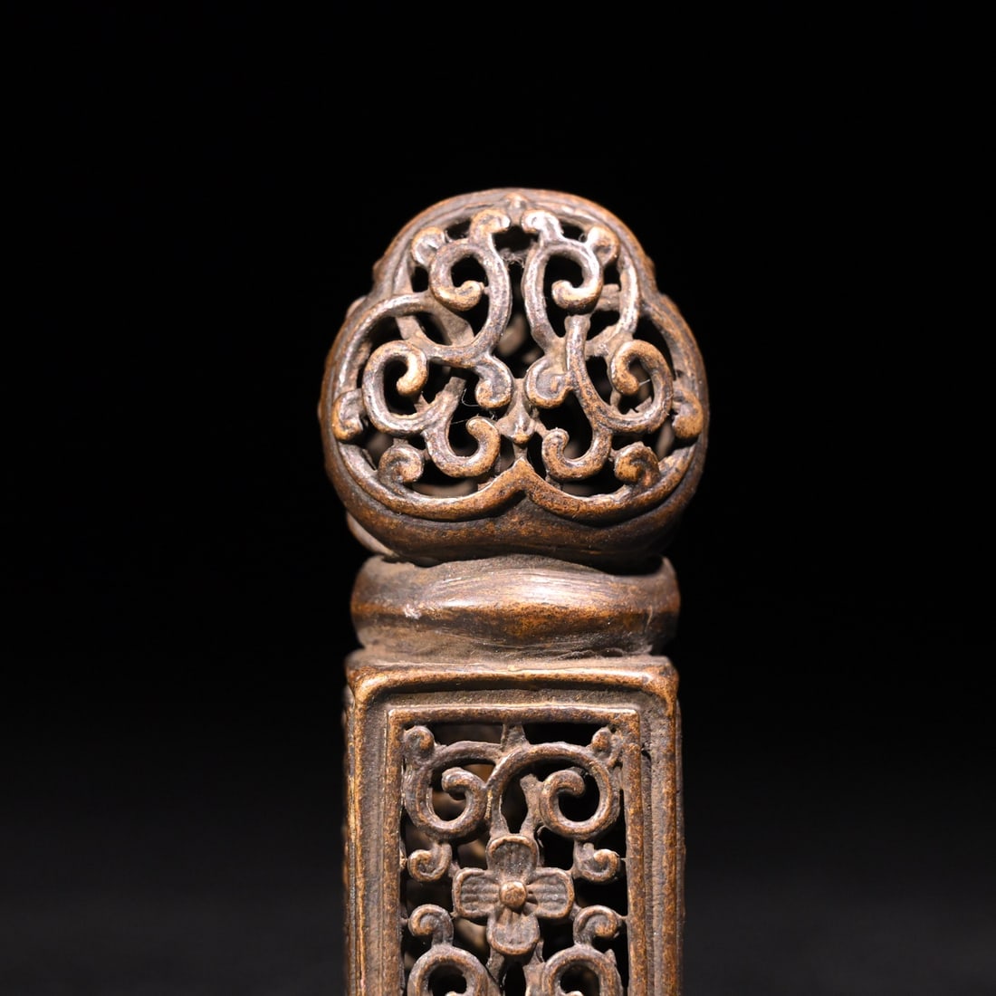 A fine copper floral seal - 6