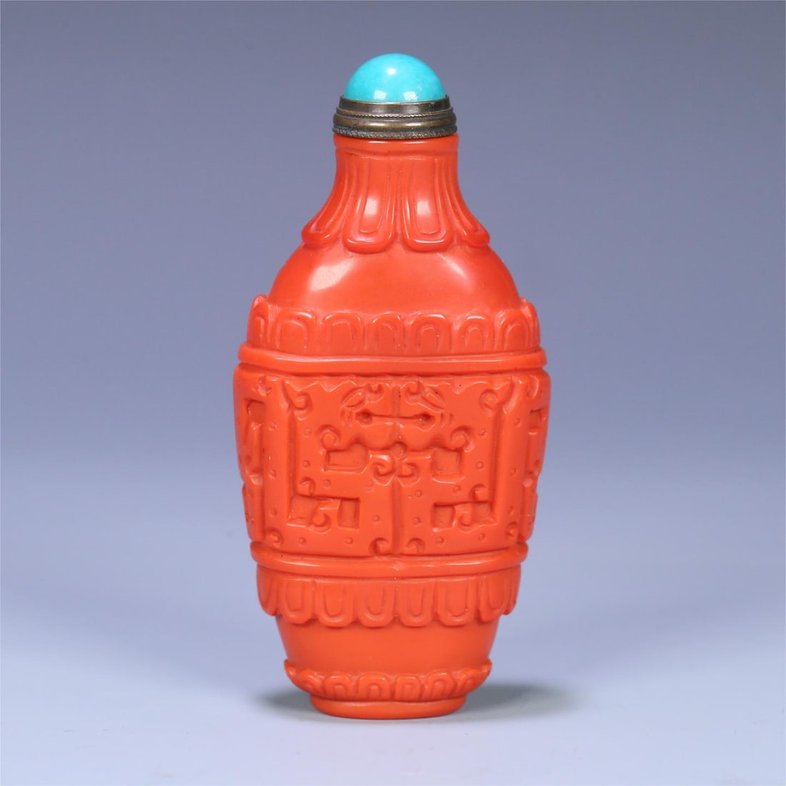 A fine coral-colored glass snuffbox: Exquisite coral-colored glass snuff bottle Size:9x4.3x2.2cmW:95.6g (The Dimensions Of All Batches Are Manually Measured.If You Need More Detailed Information, Please Contact Our