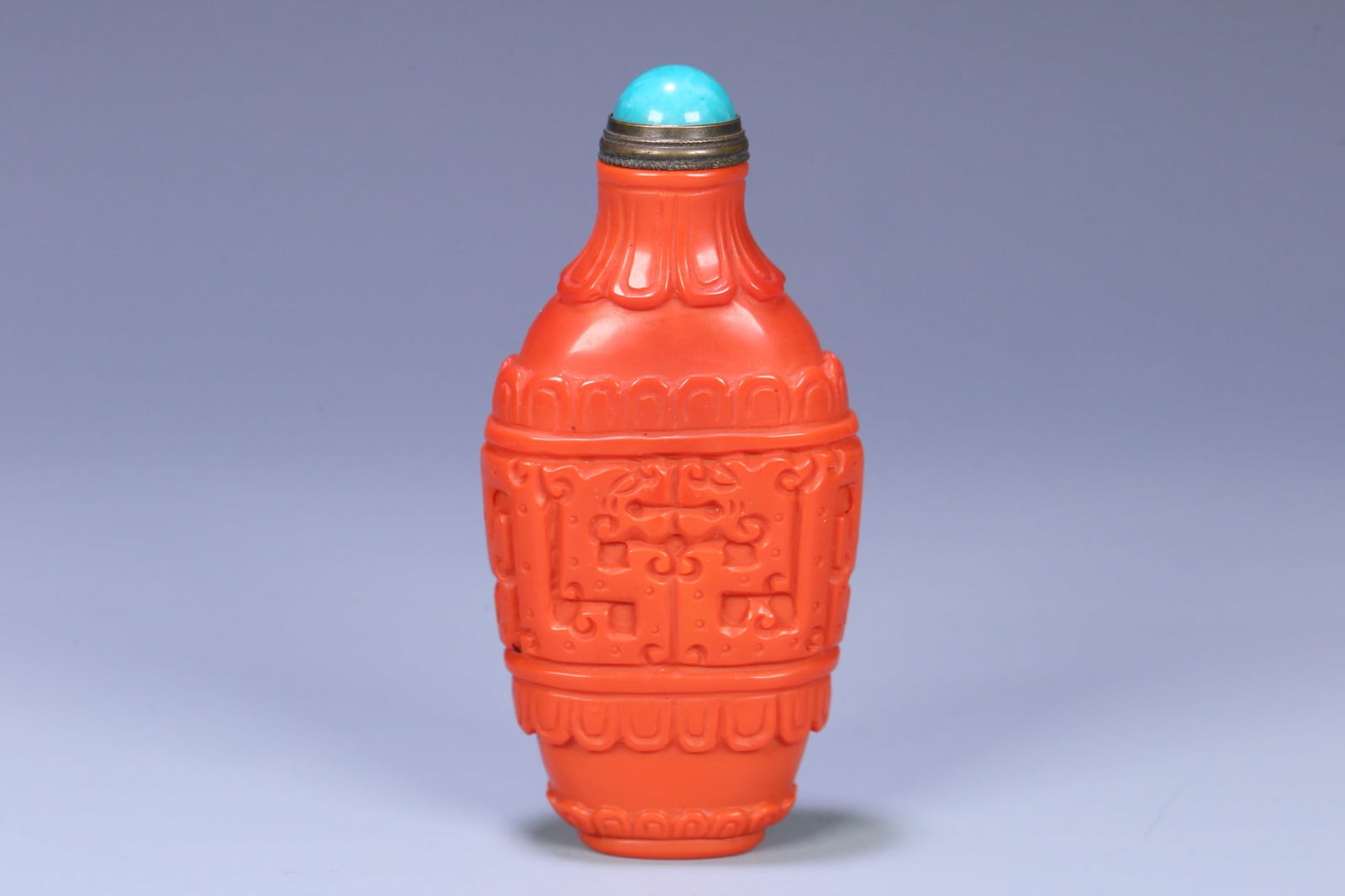 A fine coral-colored glass snuffbox - 3