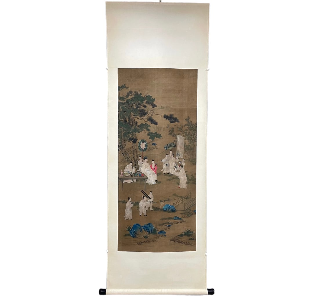 A silk book of Lang Shining in the Qing Dynasty: Qing Dynasty Lang Shining's silk book FlowercoreSize:164x71cm (The Dimensions Of All Batches Are Manually Measured.If You Need More Detailed Information, Please Contact Our Customer Service Before Bid