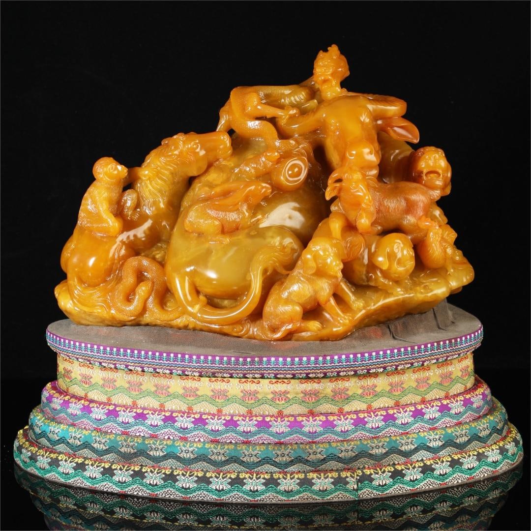 A beautiful Shoushan Shitian Huanghuang Zodiac Yongzheng 5th year imperial system (1 of 11)