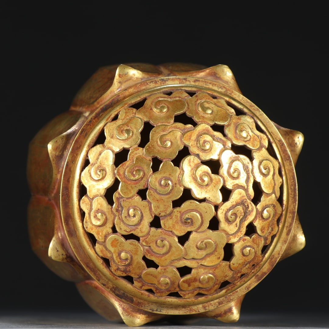 A fine copper-gilt lotus-shaped aromatherapy - 6