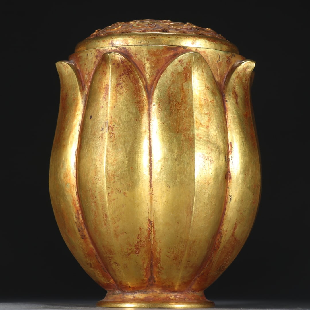A fine copper-gilt lotus-shaped aromatherapy - 8