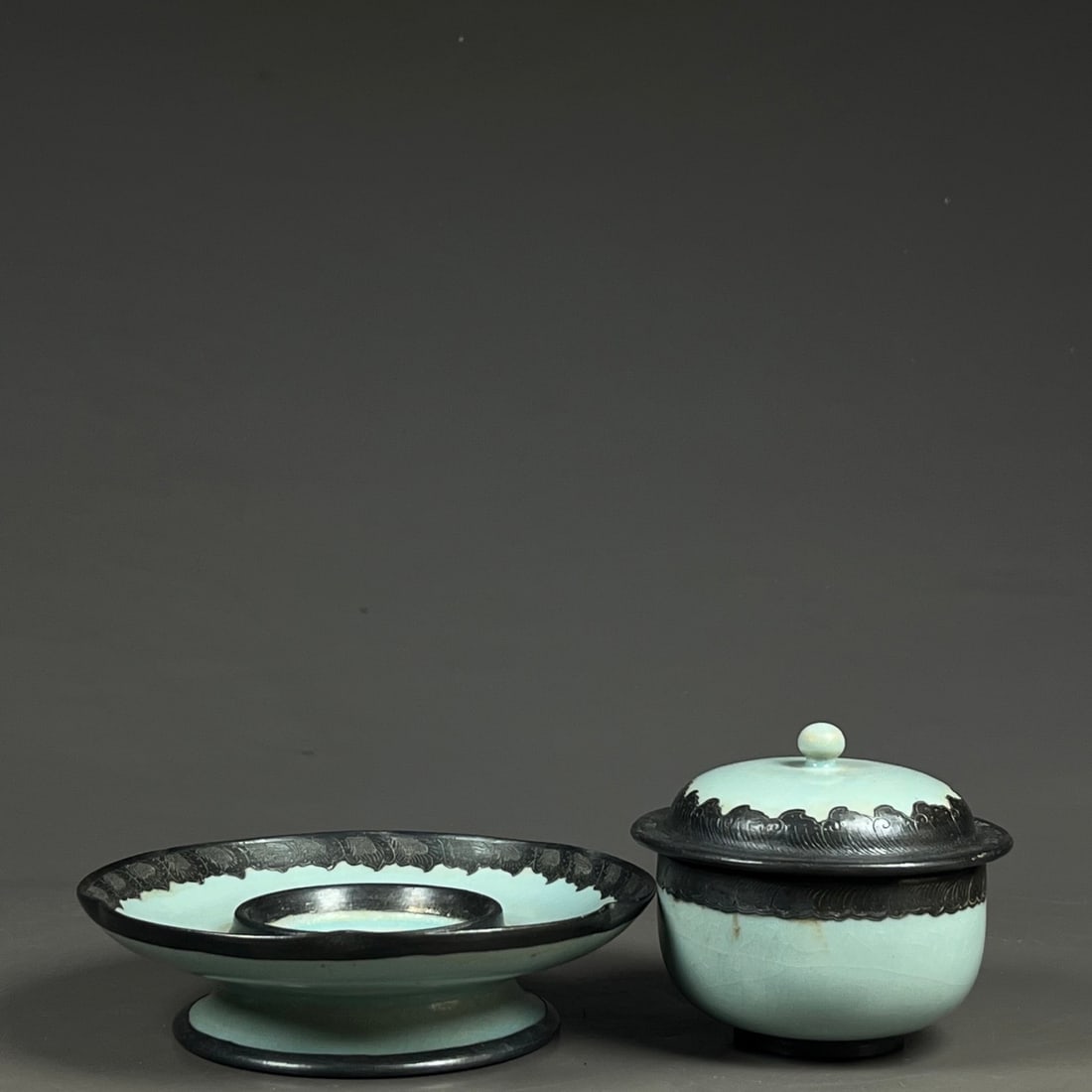 A Song Dynasty Ru kiln azure glaze inlaid with silver chisel flowers three talent bowls (1 of 8)