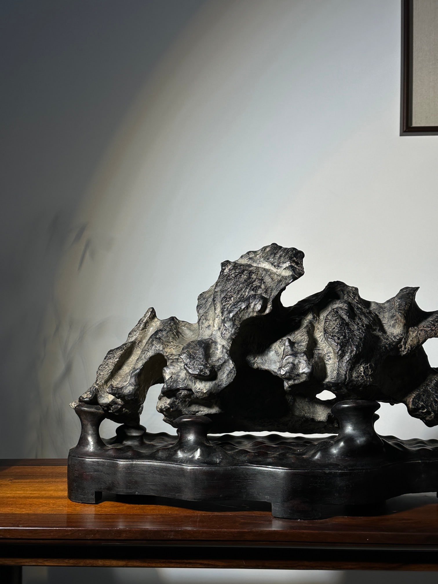 A beautiful Lingbi stone backer - 2