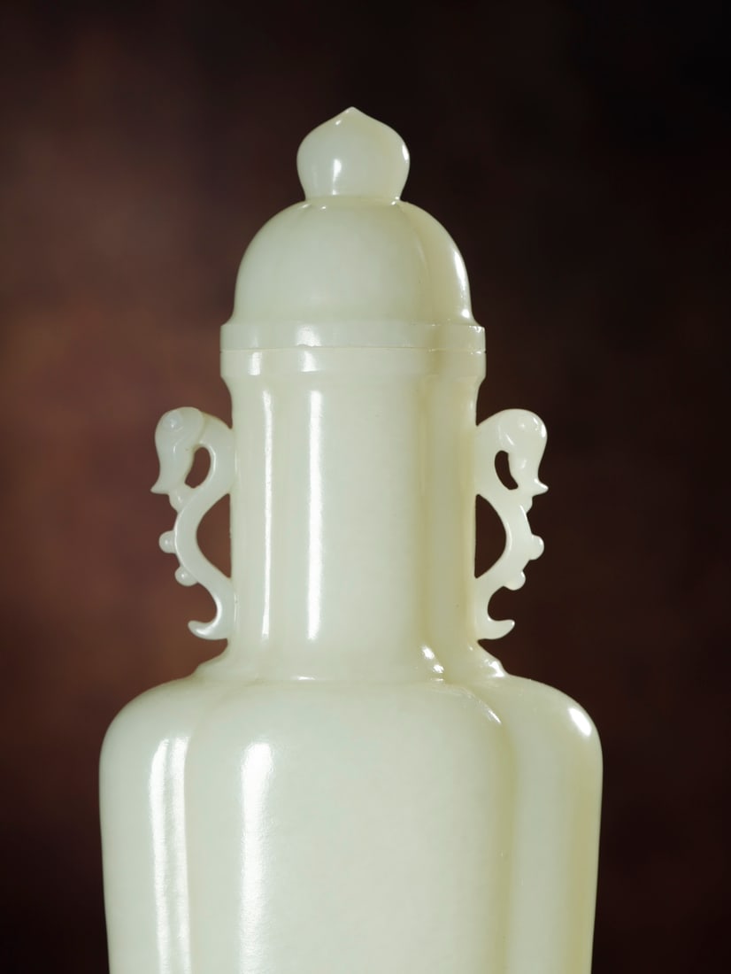 A beautiful white jade ruyi ear cap bottle - 5