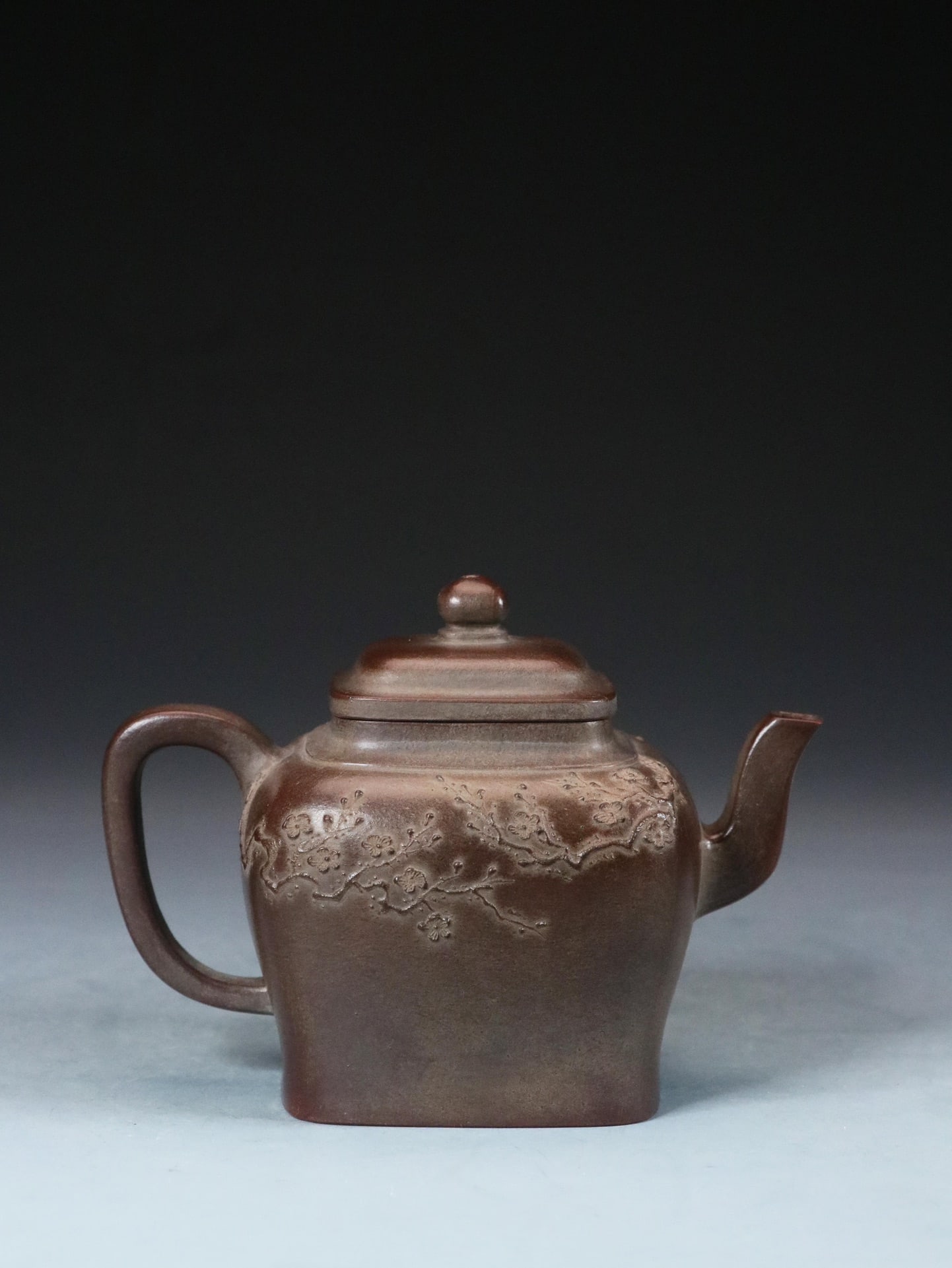 A beautiful clay-painted square pot - 2