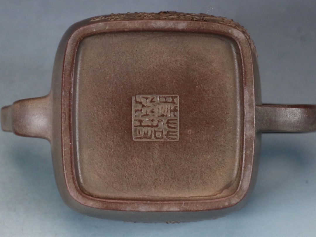 A beautiful clay-painted square pot - 9