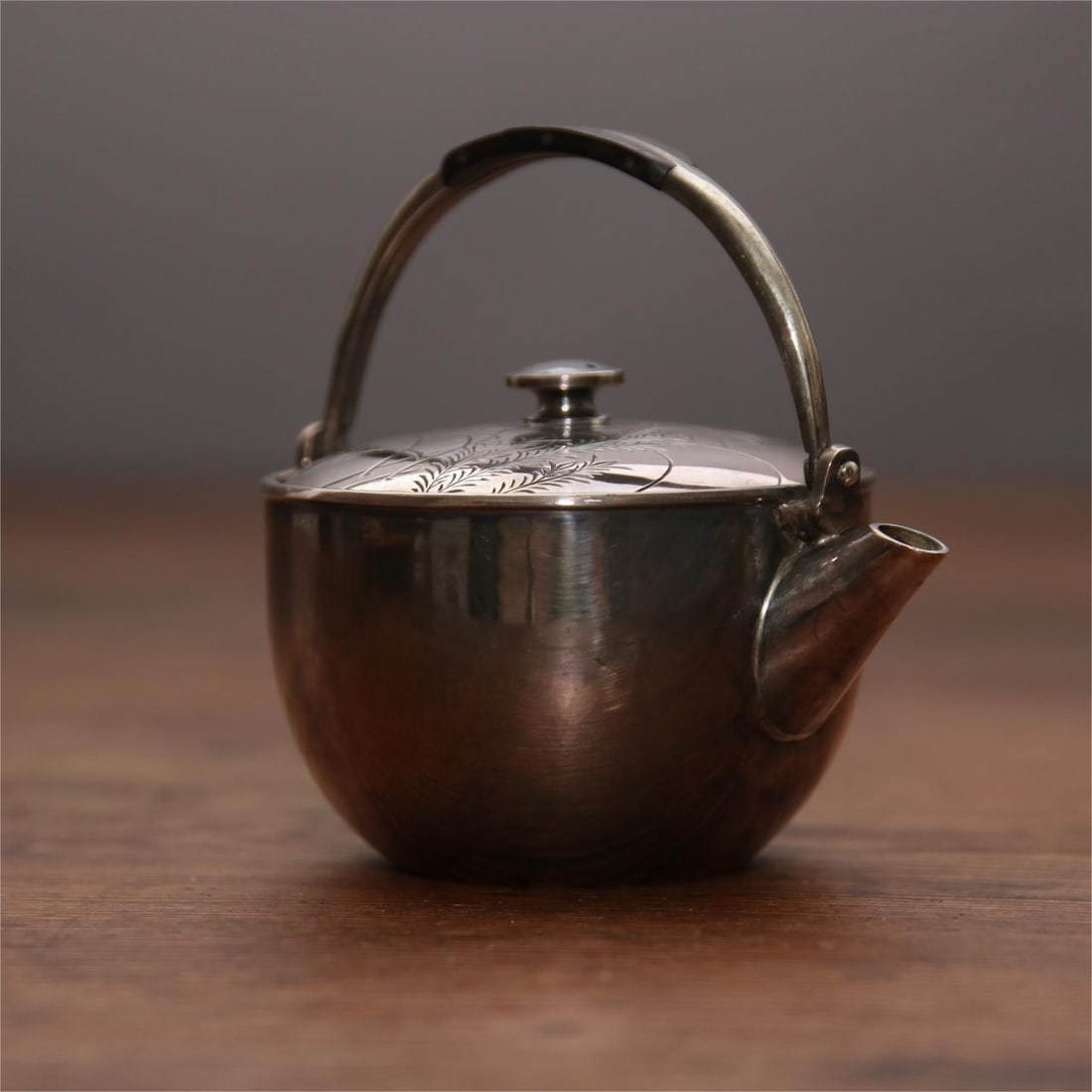 A piece of fine Japanese silverware (1 of 8)