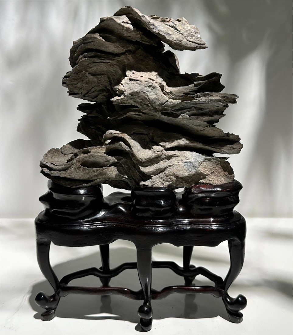 A beautiful stone scroll horizontal peak: Exquisite stone curl horizontal peak Size:H:26cmW:19cmT:11cm (The Dimensions Of All Batches Are Manually Measured.If You Need More Detailed Information, Please Contact Our Customer