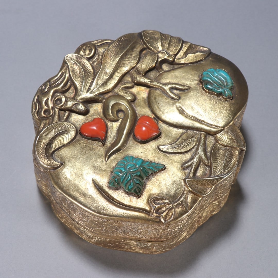 A beautiful copper-gilt treasure lid box - 3