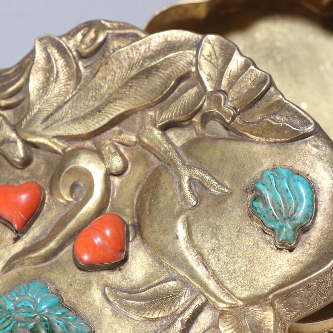 A beautiful copper-gilt treasure lid box - 7