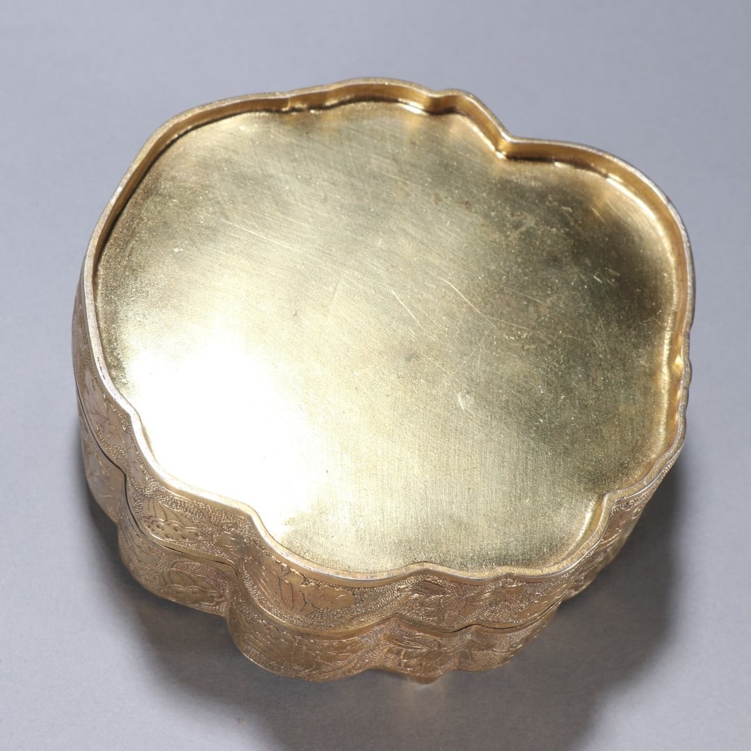 A beautiful copper-gilt treasure lid box - 8