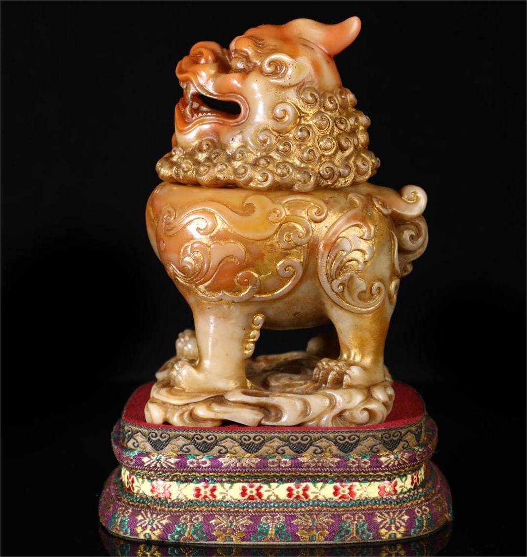 A Tianhuang stone beast incense burner made in the Qianlong period of the Qing Dynasty (1 of 9)