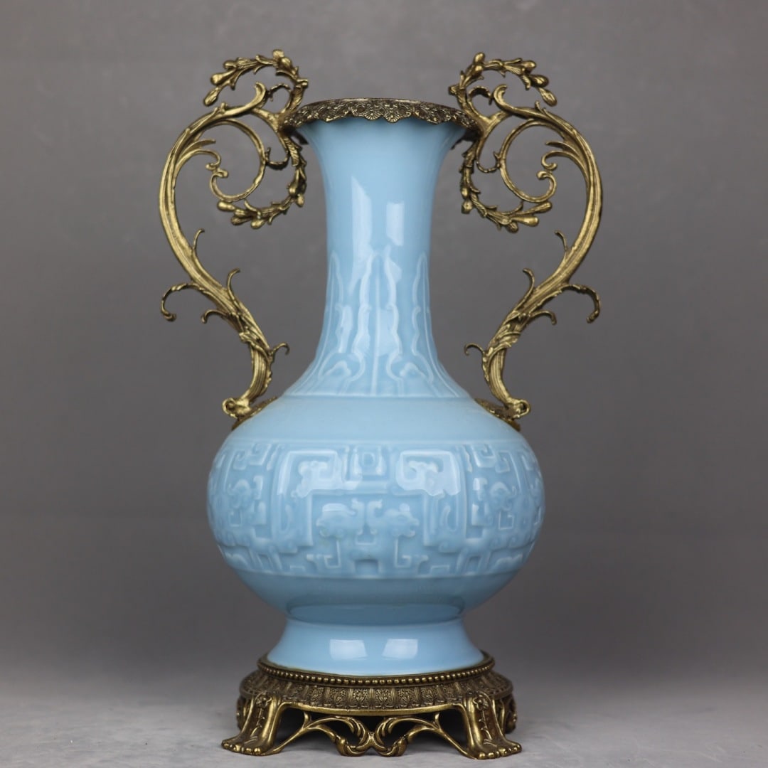 A beautiful copper-inlaid porcelain azure glaze carved Kuilong-pattern amphora (1 of 9)