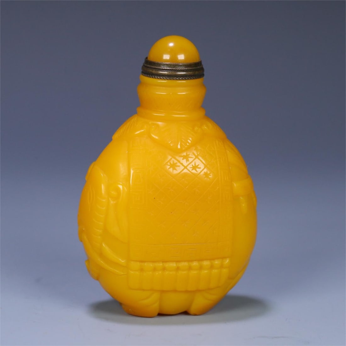 A beautiful old glazed Taiping Elephant Snuff Bottle (1 of 9)