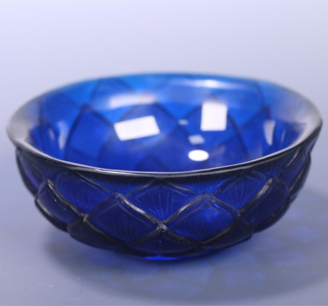 A beautiful old glazed lotus cup: Exquisite old glazed lotus cup Size:8.8x3.5cm (The Dimensions Of All Batches Are Manually Measured.If You Need More Detailed Information, Please Contact Our Customer Service Before