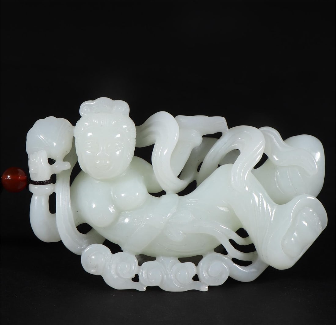 A piece of Hetian white jade from the Qing Dynasty flew into the sky (1 of 9)