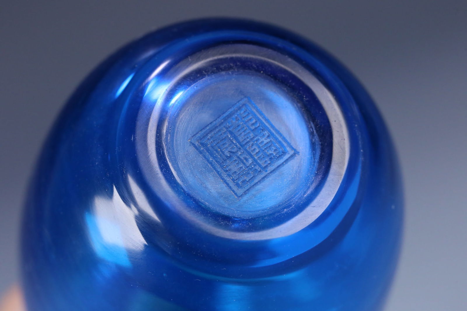 A beautiful old glass appreciation bottle - 7