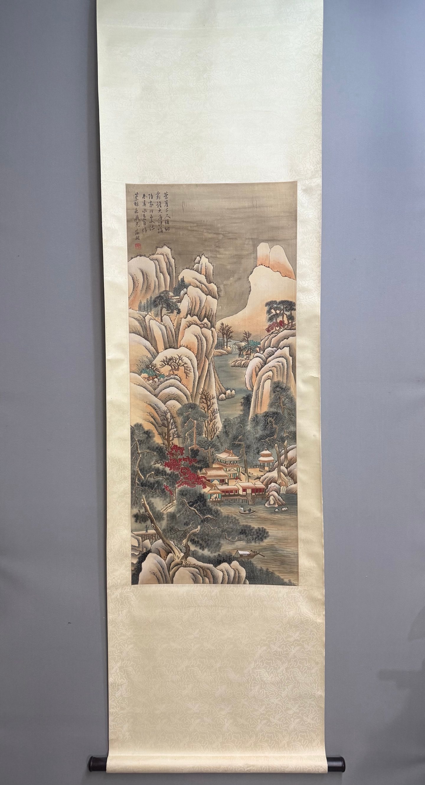 A silk book of Wen Zhengming's landscape painting (1 of 7)