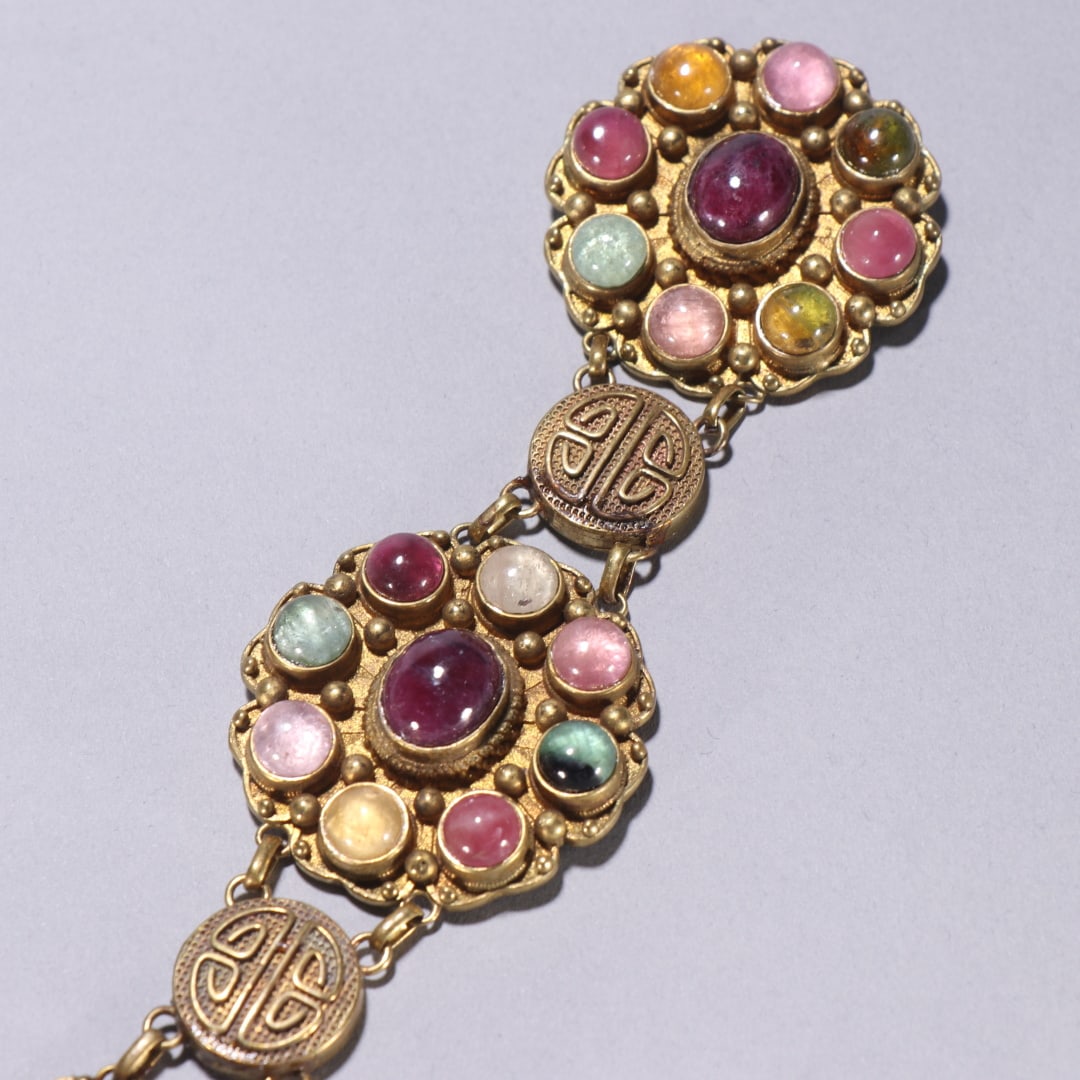 A fine silver-gilt multi-treasure bracelet - 3